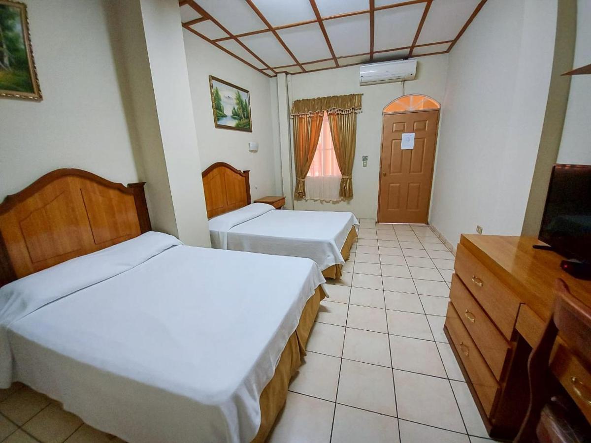 Hotel Continental Plaza Сан-Мигель Экстерьер фото